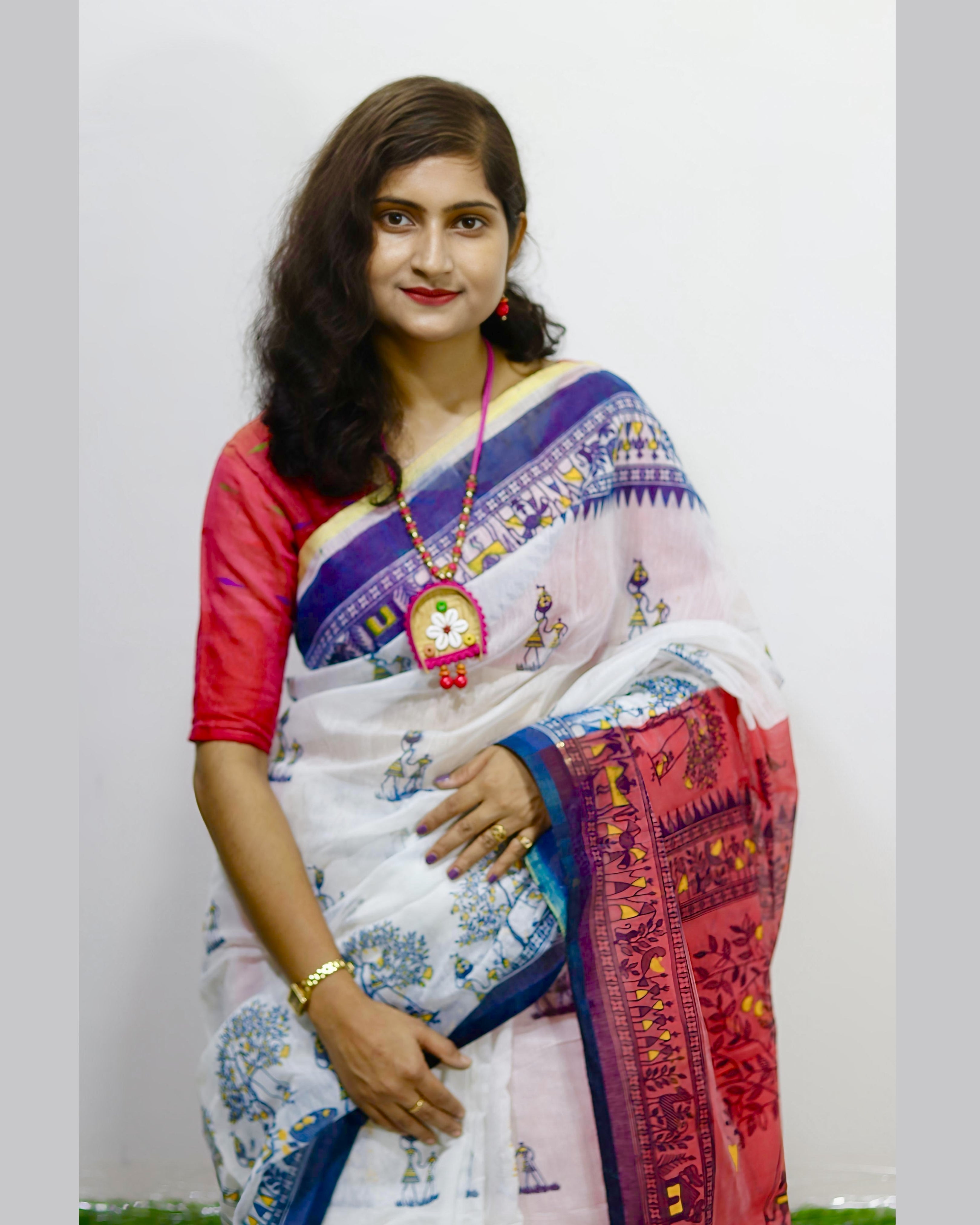 Elegant White Handloom Saree